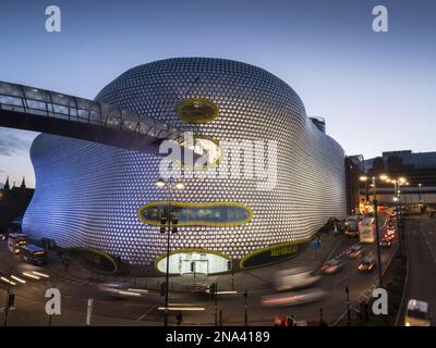 Großbritannien, England, Birmingham Selfridges Dämmerung Stockfoto