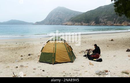 Camping am Pak Lap Tsai Beach in Sai Kung, Hongkong. Stockfoto