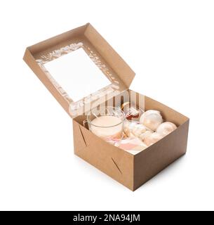 Stilvolles Geschenkset in einer Box isoliert auf Weiß Stockfoto