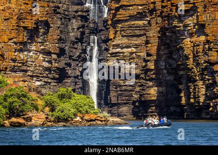 Zodiac Kreuzfahrt, King George Falls, King George River, Koolama Bay, Kimberly Region, Nordwestaustralien Stockfoto