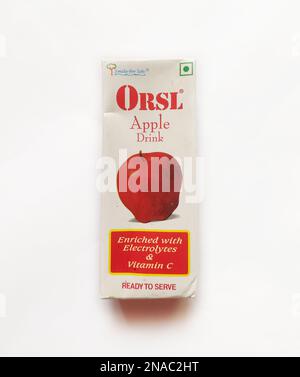 ORSL Plus Apple Drink im isolierten Hintergrund. Stockfoto