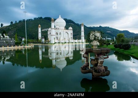 Eine Nachbildung des Taj Mahal im Parque Jaime Duque in Columbia; Bogota, Columbia Stockfoto