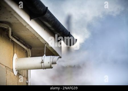 Ein Gaskessel-Rauchabzug. Stockfoto