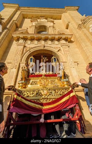 Arahal. Sevilla. Spanien. 14. April 2022. Prozession des Cristo de la Misericordia der Bruderschaft La Misericordia; aus Arahal (Sevilla), du Stockfoto