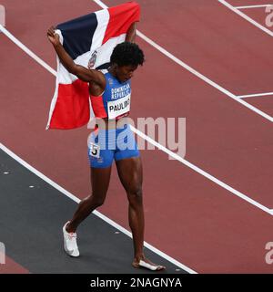 06. AUGUST 2021 – Tokio, Japan: Marileidy PAULINO von der Dominikanischen Republik feiert den Gewinn der Silbermedaille in der Athletics Women's 400m bei den Olympischen Spielen 2020 in Tokio (Foto: Mickael Chavet/RX) Stockfoto