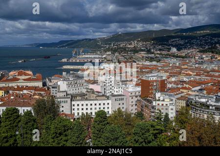 Blick vom Schlosshügel über die Altstadt, Triest, Friaul-Julisch Venetien, Italien Stockfoto