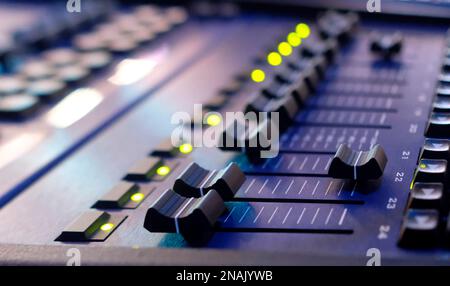 Backstage-Ausrüstung in einem Fernsehstudio Stockfoto