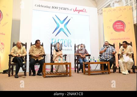 Kalkutta, Indien. 12. Februar 2023. Podiumsdiskussion über "die Zukunft der Milchwirtschaft" von Vikram Doctor, Sanjoo Malhotra und Anmol Singh Narula im Gespräch mit Rishika das Roy Singhee im Rathaus von Kalkutta. (Kreditbild: © Suraranjan Nandi/Pacific Press via ZUMA Press Wire) NUR REDAKTIONELLE VERWENDUNG! Nicht für den kommerziellen GEBRAUCH! Stockfoto