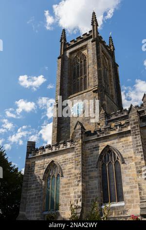 EAST GRINSTEAD, WEST SUSSEX/UK - 3. AUGUST 2020: Blick auf die St.-Swittun-Kirche in East Grinstead West Sussex am 3. August Stockfoto