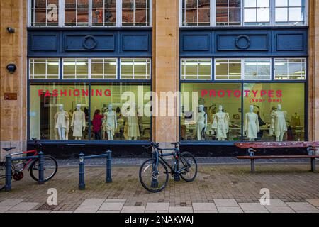 NUA Fashion - Mode Workshop & Studios an der NUA Norwich University of the Arts im Guntons Building St Georges St Norwich. Stockfoto