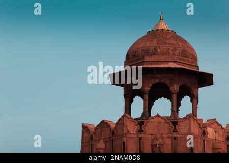 Die Kuppel des Red Fort oder Lal Qila, eine historische Festung in Old Delhi, Indien. Stockfoto