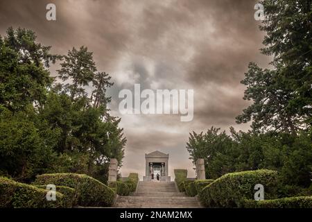 Bild des Denkmals des unbekannten Helden auf dem Berg Avala in belgrad, Serbien. Das Denkmal für den unbekannten Helden ist ein Denkmal des Ersten Weltkriegs Stockfoto