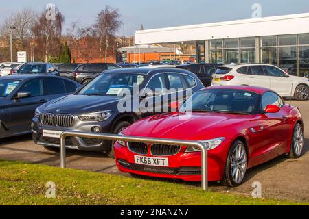 2015 BMW Z4 Sdrive20I; Roadster Benzin & 1997 ccm BMW & BMW X1 Xdrive20I XLine Auto. Neue gebrauchte und zugelassene Fahrzeuge beim BOWKER-Autohändler in Preston, Großbritannien Stockfoto