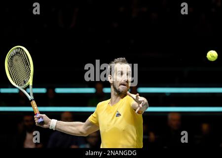 ROTTERDAM - Richard Gasquet (FRA) in Aktion gegen Pablo Carreno Busta (SPA) am ersten Tag des ABN AMRO Open Tennisturniers in Ahoy. AP-SCHLEIFGERÄT KING Stockfoto