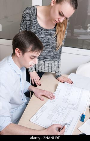 Kreative Designer-Arbeitsprozesse Stockfoto