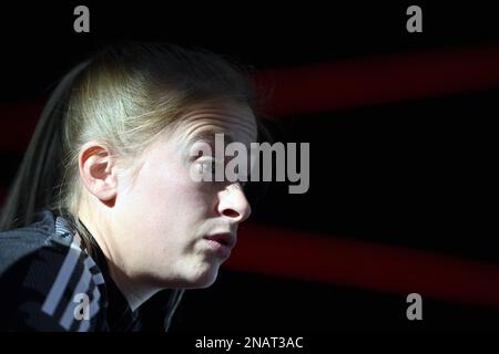 Die belgische Julie Biesmans wurde in einem Pressechat vor einer Trainingssitzung der belgischen nationalen Frauenfußballmannschaft The Red Flames am Montag, den 13. Februar 2023 in Tubize vorgestellt. Die Red Flames nehmen vom 16. Bis 22. Februar 2023 am Arnold Clark Cup Teil, einem einladenden Fußballturnier der Frauenvereinigung. BELGA FOTO ERIC LALMAND Stockfoto