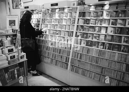 Archive 90ies: Plattenladen aus Lyon, Frankreich, 1990 Stockfoto