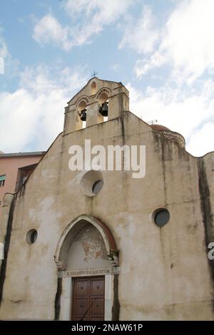 Gaeta, Italien. Außenansicht der katholischen Kirche San Giovanni a Mare aus dem 10. Jahrhundert. Stockfoto