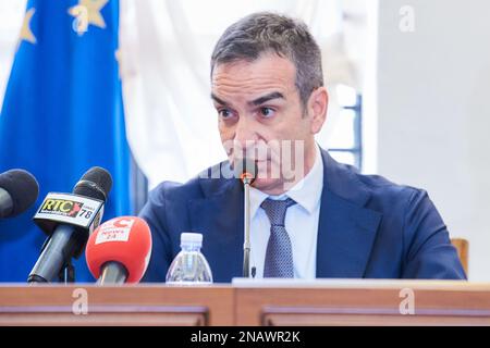 Operations Center Anti-Mafia Investigation Directorate, Catanzaro, Italien, 13. Februar 2023, Roberto Occhiutogovernor von Kalabrien, während der italienische Innenminister Matteo Piantedosi ein neues DIA-Zentrum in Catanzaro einweiht - Nachrichten Stockfoto