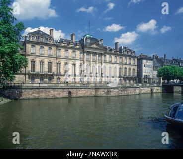 CHATEAU ROHAN RIVER ILL STRASSBURG ELSASS FRANKREICH Stockfoto