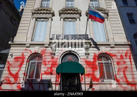 Zerstörte Fassade des Generalkonsulats der Russischen Föderation in New York Stockfoto