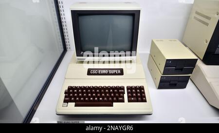 Warschau, Polen. 10. Februar 2023 Im Apple Museum. CSC Euro Super-Computer. Stockfoto