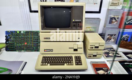 Warschau, Polen. 10. Februar 2023 Im Apple Museum. Apple III-Computer. Stockfoto