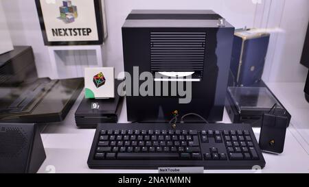 Warschau, Polen. 10. Februar 2023 Im Apple Museum. Der nächste Cube-Computer. Stockfoto