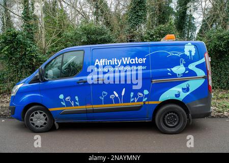 Maple Cross, Hertfordshire, Großbritannien. 12. Februar 2023. Ein Afffinity-Wasserwagen in Maple Cross. Affinität Wasserversorgung Trinkwasser in London und Teilen des Südostens. Kredit: Maureen McLean/Alamy Stockfoto