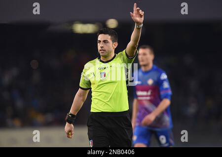 Neapel, Italien. 12. Februar 2023. Schiedsrichter Luca Massimi beim Spiel der Serie A Tim zwischen SSC Napoli und US Cremonese im Stadio Diego Armando Maradona Naples Italien am 12. Februar 2023. Kredit: Franco Romano/Alamy Live News Stockfoto