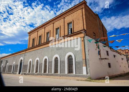 Fabrik in ures Sonora Mexico, Altstadt mit alten Häusern (Foto: Luis Gutierrez / NortePhoto.com) molino en ures Sonora Mexico, Pueblo viejo de Casas antiguas (Foto: Luis Gutierrez / NortePhoto.com) Stockfoto