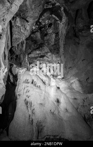 Die Felsformation, bekannt als Diamond Chamber in Goughs Cave in Cheddar in Somerset Stockfoto