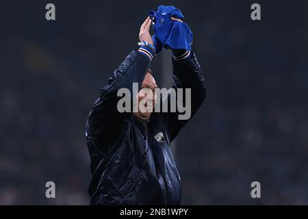 Genua, Italien, 13. Februar 2023. Ehemalige Crewe Alexandra, Aston Villa, Bari, Juventus, Sampdoria, Arsenal, Nottingham Forest und England Spieler David Platt sieht die Fans vor dem Spiel der Serie A in Luigi Ferraris, Genua, loben. Der Bildausdruck sollte lauten: Jonathan Moscrop/Sportimage Stockfoto