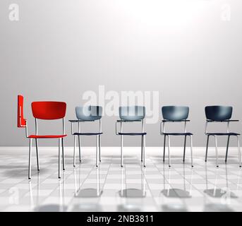 Konzept von Auswahl und Gelegenheit. Einzigartig. 3D Abbildung. Reihe von Studentenstühlen und rotem Stuhl im Flur und weiße Wand. Stockfoto