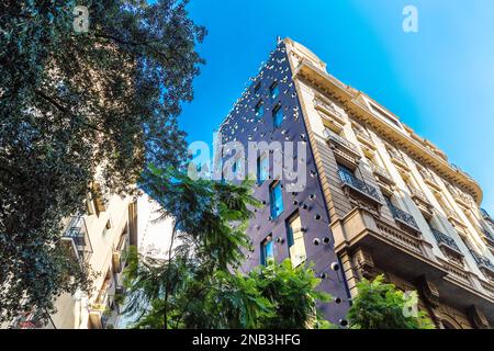 Augäpfel an der Fassade des Ohla Hotels vom Künstler Frederic Amat, Barcelona, Katalonien, Spanien Stockfoto