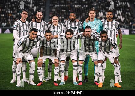 Juventus Spieler posieren für ein Teamfoto während des Fußballspiels der Serie A zwischen Juventus vom FC Juventus und ACF Fiorentina im Juventus Stadion in Tor Stockfoto