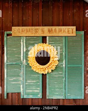 Farmer's Market Werbung oder Marketing anmelden oder Schilder an der Seite der Straße Land Markt in Hecht Straße Alabama, USA. Stockfoto