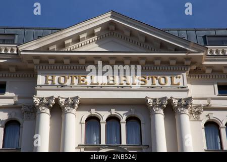 Fassade des Hotel Bristol, Warschau, historisches Luxushotel im Neorenaissance-Stil, das 1901 in Warschau, Polen, eröffnet wurde Stockfoto