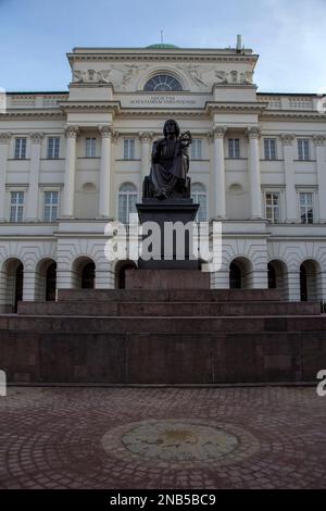 Nicolaus Copernicus-Denkmal vor der Polnischen Akademie der Wissenschaften auf Warschaus Krakowskie Przedmieście Polen Stockfoto