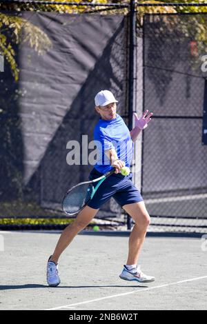 Der schwedische Tennisspieler Lucas Renard spielt am 13. 2023. Februar beim Midtown Weston Future MT-Tennisturnier in Weston, FL Stockfoto