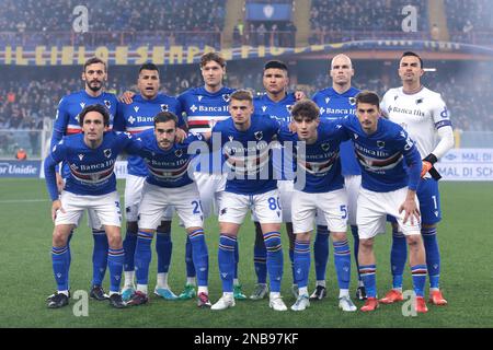 Genua, Italien, 13. Februar 2023. Die Uni Sampdoria, die elf beginnt, stellen sich für ein Teamfoto vor dem Anpfiff auf, hintere Reihe ( L bis R ); Manolo Gabbiadini, Jeison Murillo, Sam Lammers, Bruno Aimone, Bram Nuytinck und Emil Audero in der ersten Reihe ( L bis R ); Tommaso Augello, Harry Winks, Michael Cuisance, Alessandro Zanoli und Filip Djuricic, in der Serie A im Luigi Ferraris, Genua. Der Bildausdruck sollte lauten: Jonathan Moscrop/Sportimage Stockfoto