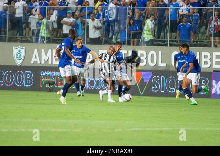 Belo Horizonte, Minas Gerais, Brasilien. 13. Februar 2023. (SPO) Spiel der Mineiro Football Championship zwischen Cruzeiro und Atletico Mineiro. 13. Februar 2023. Brasilien, Minas Gerais, Belo Horizonte: Höhepunkte des Spiels zwischen Cruzeiro und Atletico Mineiro, gültig für die 5. Runde der Mineiro Football Championship 2023, die am Montag, den 13. Februar 2023 im Stadion Independencia in Belo Horizonte (MG) stattfindet. Das Spiel endete mit einem Unentschieden von 1-1, mit einem Tor von Huck von Atletico-MG und Bruno von Cruzeiro. Kredit: Breno Babu/Thenews2 (Kredit: © Breno Babu/TheNEWS2 via ZUMA Pres Stockfoto