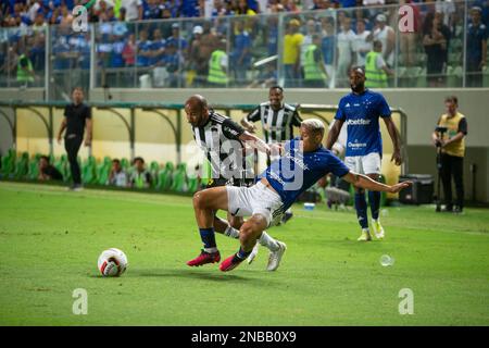 Belo Horizonte, Minas Gerais, Brasilien. 13. Februar 2023. (SPO) Spiel der Mineiro Football Championship zwischen Cruzeiro und Atletico Mineiro. 13. Februar 2023. Brasilien, Minas Gerais, Belo Horizonte: Höhepunkte des Spiels zwischen Cruzeiro und Atletico Mineiro, gültig für die 5. Runde der Mineiro Football Championship 2023, die am Montag, den 13. Februar 2023 im Stadion Independencia in Belo Horizonte (MG) stattfindet. Das Spiel endete mit einem Unentschieden von 1-1, mit einem Tor von Huck von Atletico-MG und Bruno von Cruzeiro. Kredit: Breno Babu/Thenews2 (Kredit: © Breno Babu/TheNEWS2 via ZUMA Pres Stockfoto