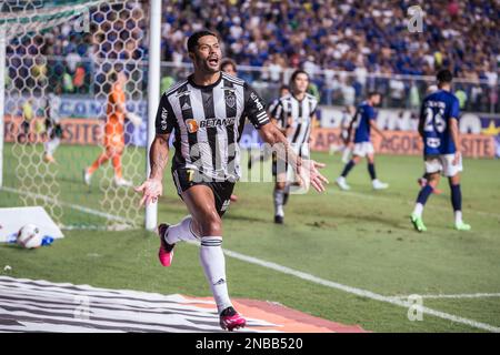 Belo Horizonte, Minas Gerais, Brasilien. 13. Februar 2023. (SPO) Spiel der Mineiro Football Championship zwischen Cruzeiro und Atletico Mineiro. 13. Februar 2023. Brasilien, Minas Gerais, Belo Horizonte: Höhepunkte des Spiels zwischen Cruzeiro und Atletico Mineiro, gültig für die 5. Runde der Mineiro Football Championship 2023, die am Montag, den 13. Februar 2023 im Stadion Independencia in Belo Horizonte (MG) stattfindet. Das Spiel endete mit einem Unentschieden von 1-1, mit einem Tor von Huck von Atletico-MG und Bruno von Cruzeiro. Kredit: Breno Babu/Thenews2 (Kredit: © Breno Babu/TheNEWS2 via ZUMA Pres Stockfoto