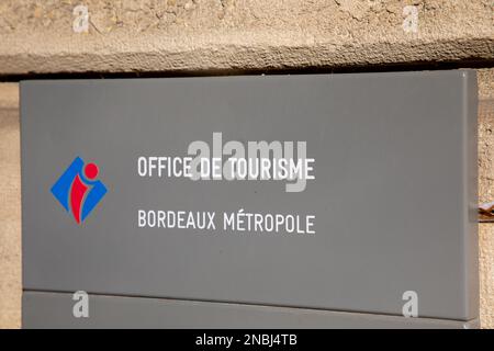 lacanau , Aquitaine France - 12 02 2023 : Office de tourisme in bordeaux City Logo Markenzeichen und Textzeichen staatlich garantierte Tourismusqualität Französisch Stockfoto