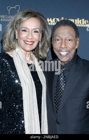 10. Februar 2023, Los Angeles, CA, USA: LOS ANGELES - 10. FEBRUAR: Marilyn McCoo, Billy Davis Jr bei den Movieguide Awards 30. bei den Avalon Hollywood am 10. Februar 2023 in Los Angeles, CA (Kreditbild: © Kay Blake/ZUMA Press Wire) – NUR REDAKTIONELLE VERWENDUNG! Nicht für den kommerziellen GEBRAUCH! Stockfoto