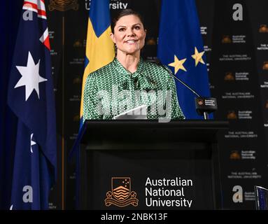 Sydney, Australien, am 14. Februar 2023. Crown Princess Victoria hielt am 14. Februar 2023 eine Sonderrede an der Australian National University in Canberra, Australien, um die Podiumsveranstaltung zum Thema Elektrifizierung in Schweden und Australien zu eröffnen. Das schwedische Kronprinzessinnen-Paar ist auf einem offiziellen Besuch in Australien. Foto: Jonas Ekstromer/TT/Code 10030 Stockfoto