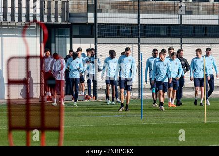 Knokke, 14./02./2023, Vereinsspieler, die während einer Trainingssitzung des belgischen Fußballteams Club Brugge KV am Dienstag, den 14. Februar 2023 im Basecamp in Knokke im Vorfeld des morgigen Spiels gegen den Portguese-Verein Benfica lisbon, der ersten Etappe der Runde 16 des UEFA Champions League-Wettbewerbs, fotografiert wurden. BELGA FOTO BRUNO FAHY Stockfoto