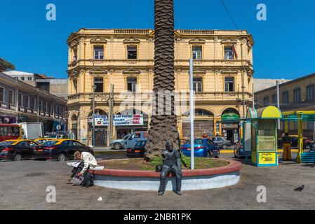 Straße in der historischen Stadt Valparaiso, Chile Stockfoto