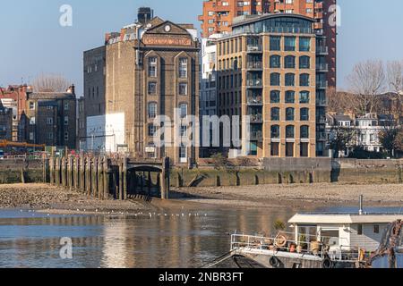 Chelsea Wharf, über die Themse von Battersea. Stockfoto